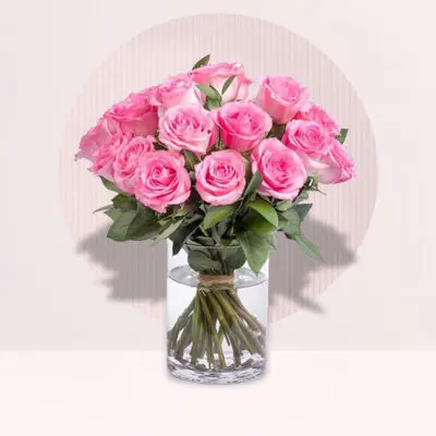 Beautiful 15 Pink Roses in Vase