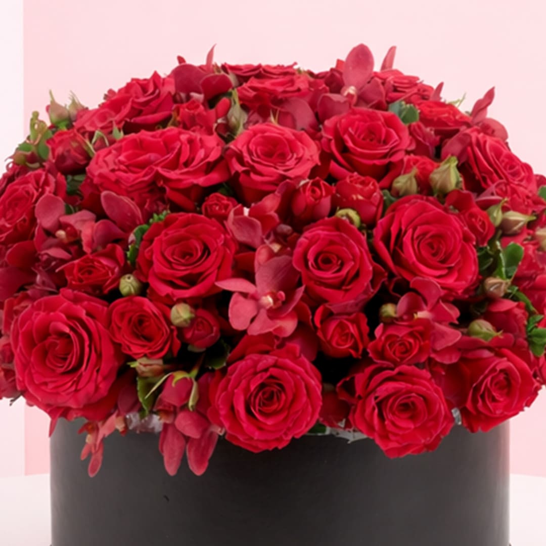 box-of-red-roses-2026_04