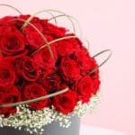 box-of-red-roses-with-steel-grass-2026_03