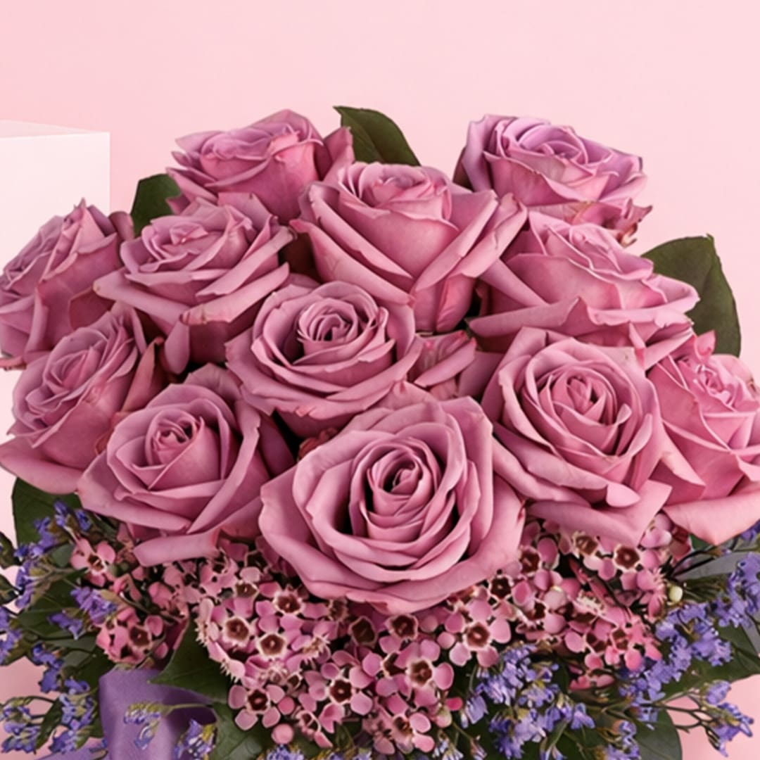 lavender-love-rose-in-designer-vase-2026_04