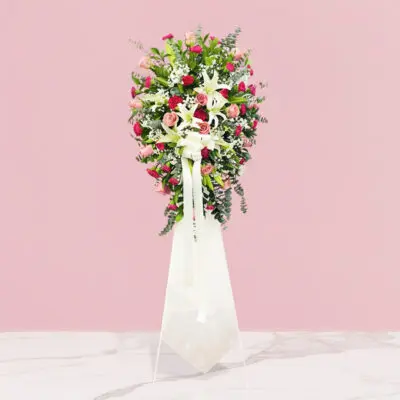 A floral sympathy flowers