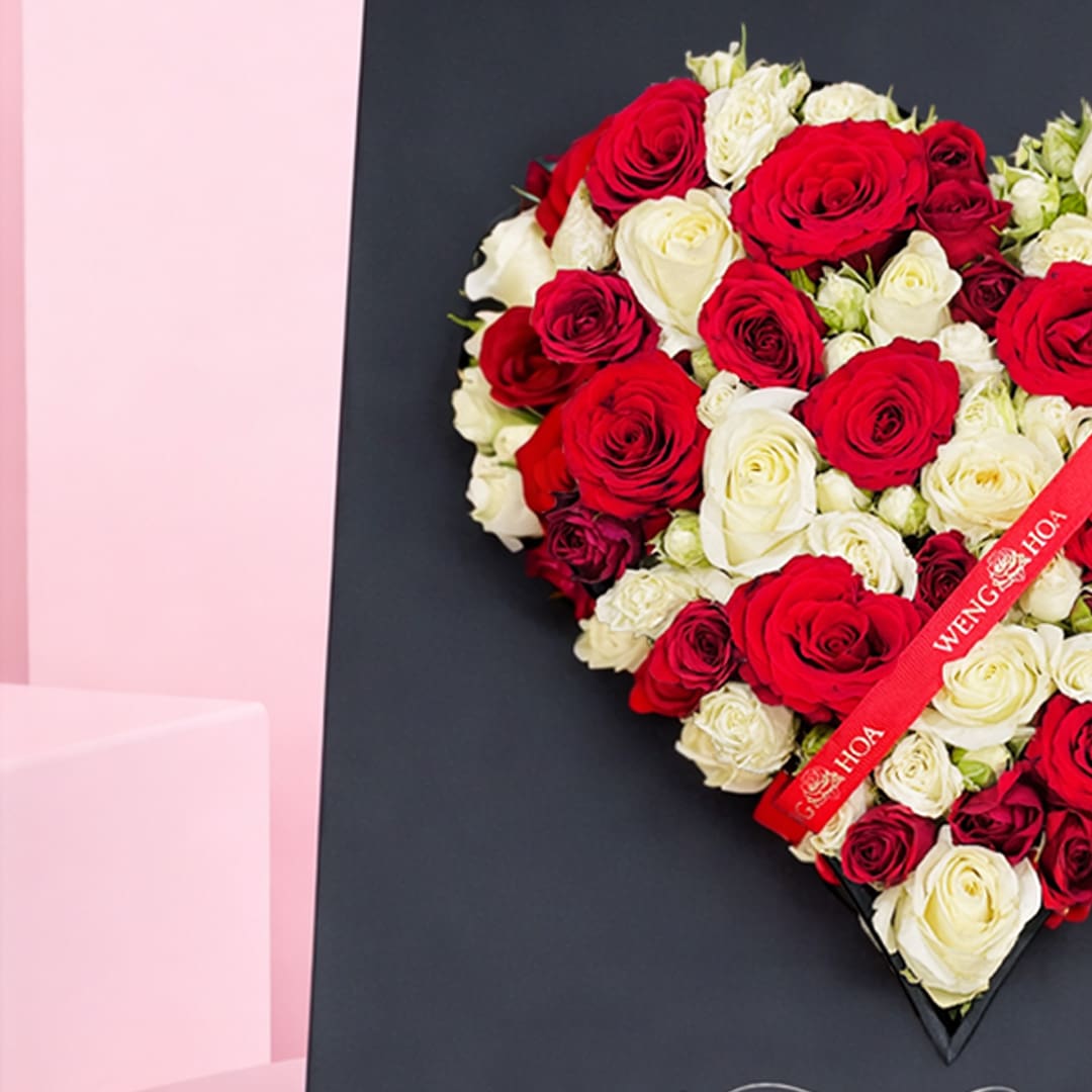 red-and-white-rose-heart-arrangement-2026_02