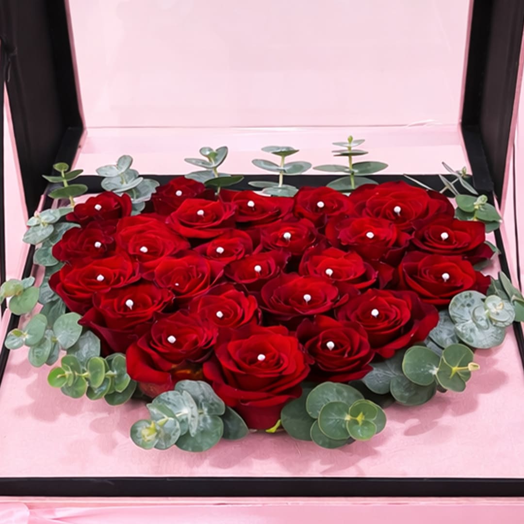 red-rose-heart-box-2026_04