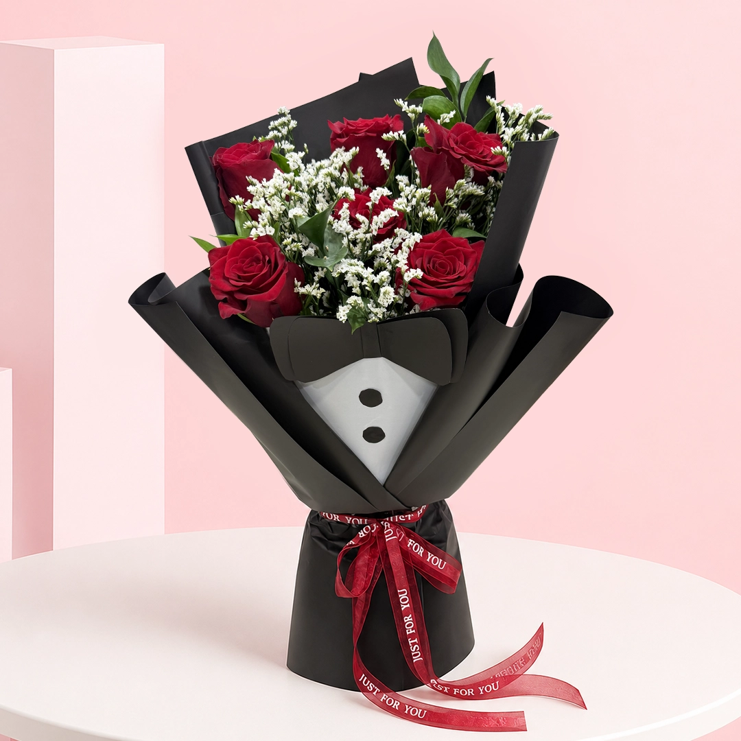best-dad-ever-bouquet_02 Best Dad Ever Bouquet featuring fresh red roses, baby’s breath, and ruscus leaves arranged in an elegant floral design for Father's Day and appreciation gifting.